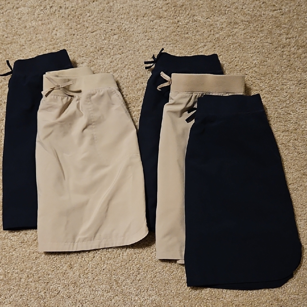 Lot Of 5 Izod Skirts in Navy and Khaki Sz 12-14